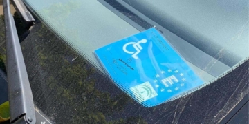 Tarjeta de aparcamiento para personas con movilidad reducida (PMR) en Andalucía