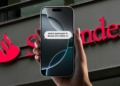 Banco Santander 'regala' un iPhone 16 a sus clientes