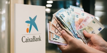 Caixabank lo anuncia a bombo y platillo: 250 euros gratis por una cuenta online
