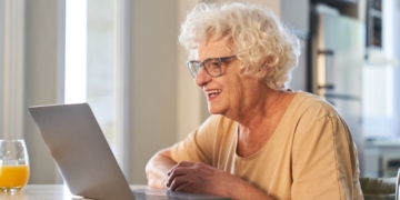 Las personas mayores ya pueden solicitar plaza de nuevo para los viajes del IMSERSO