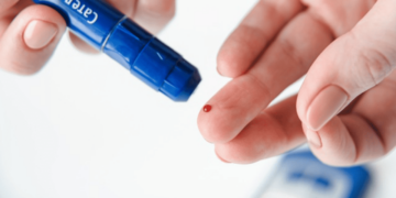 Medir la glucosa en sangre sin pinchazos ya es posible. Nace Glucube, para llevarlo en el bolsillo