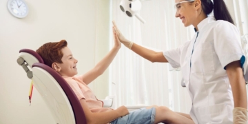 Adiós a pagar por una limpieza o empaste: la Seguridad Social confirma la gratuidad de este servicio