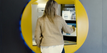 Nueva función en los cajeros automáticos de CaixaBank con Bizum