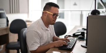 Andalucía lanza más de 1.300 plazas de empleo público para personas con discapacidad