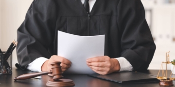 ¿Cómo puedo apelar una decisión negativa sobre mi incapacidad permanente?