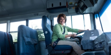 El Tribunal Supremo da la razón a una conductora de autobús que fue despedida por jugar al pádel estando de baja