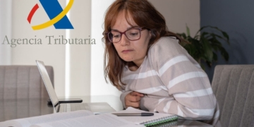 Ciudadanos obligados a presentar la Declaración de la Renta en 2025