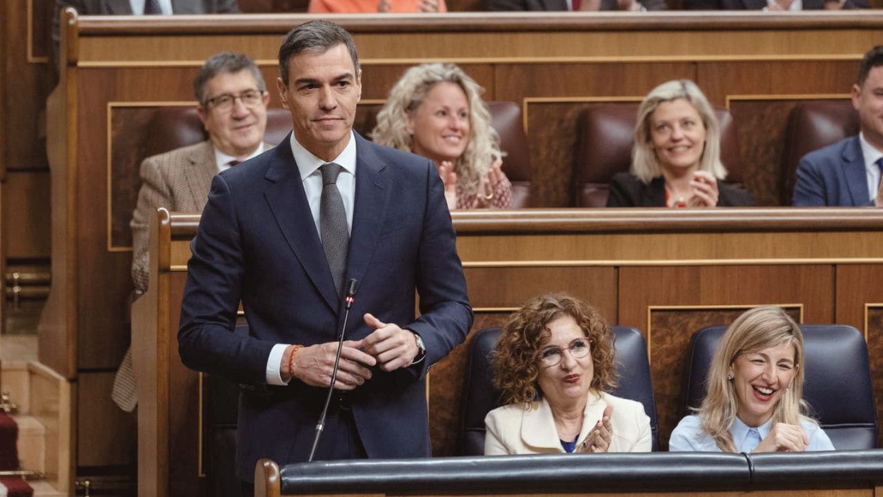 El PSOE propone retrasar la jubilación hasta los 72 años para funcionarios