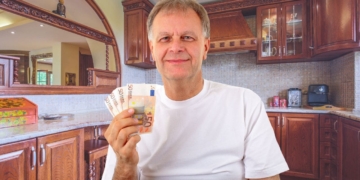 Prestaciones y subsidios para mayores de 52 años en 2025