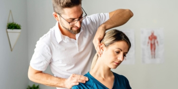 Alta médica y rehabilitación compatible