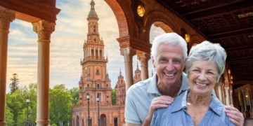 Beneficios y descuentos para las personas mayores de 65 años en Sevilla para 2025