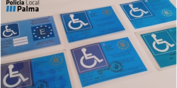 Multado por aparcar en plazas PMR con la tarjeta de un titular fallecido