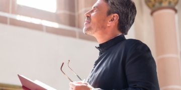 Cuánto cobra al mes un cura en España