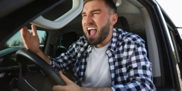 La DGT aclara si multará a conductores por ir solos en el vehículo