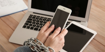 La desconexión digital, un derecho que ampara a los trabajadores fuera del horario laboral