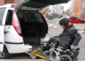 La escasez del servicio de taxi adaptado, un problema para las personas con discapacidad