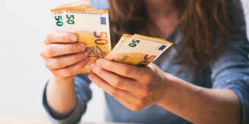 Mujer cobra 150.000 euros de la pensión de viudedad de su madre