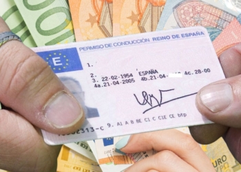 Solicita hasta 1.300 euros para obtener el carnet de conducir en 2025