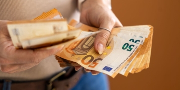 El Ministerio de Hacienda ofrece un beneficio fiscal en el que la persona interesada puede ahorrarse hasta 2.700 euros