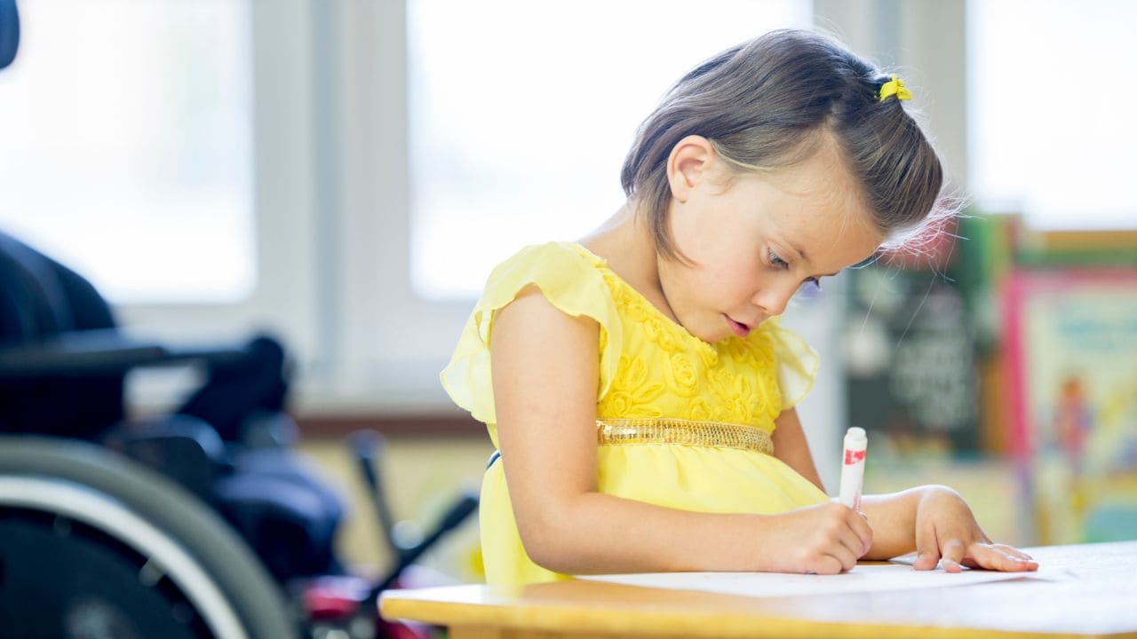 El Defensor del Pueblo denuncia la discriminación que sufren los niños con discapacidad en clases extraescolares y campamentos de verano