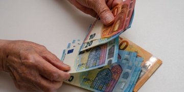 El CERMI defiende el uso de dinero en efectivo, "relevante para las personas con discapacidad"