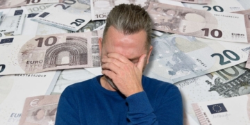 Estafan 12.000 euros a un hombre con discapacidad con un contrato "fraudulento"