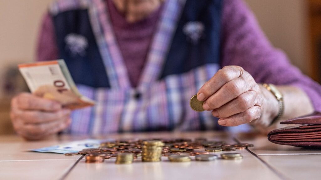 Las personas que no cumplan con la cotización mínima que exige la Seguridad Social podrán acceder a la pensión no contributiva de jubilación
