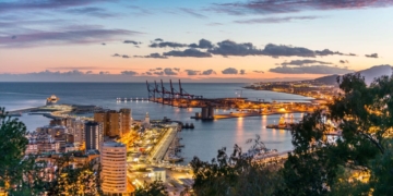 A 40 minutos andando de Málaga hay un monte poco concurrido donde se puede ver un atardecer espectacular