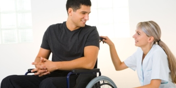 Ayudas de dependencia compatibles con la incapacidad permanente