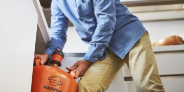 Los expertos de Repsol hablan el truco para poner bien la bombona de butano en casa