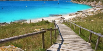 Ni Canarias ni Baleares: otras 2 pequeñas islas de España que se pueden visitar en barco