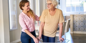 Soy de ama de casa y cuido de una persona con discapacidad: ¿puedo pedir alguna prestación?