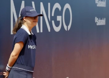 Alessandra Bonomi, la recogepelotas con síndrome de Down que hace historia en el Conde de Godó