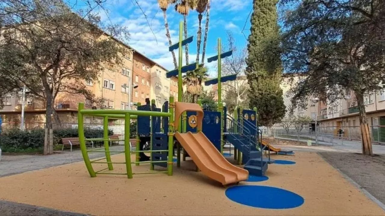 Una madre consigue que Barcelona estrene un parque infantil inclusivo para menores con discapacidad