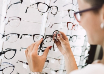 El Gobierno da luz verde a la aprobación para que las lentillas y gafas sean gratuitas