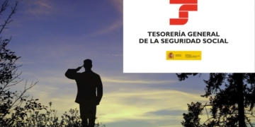 Un militar saludando