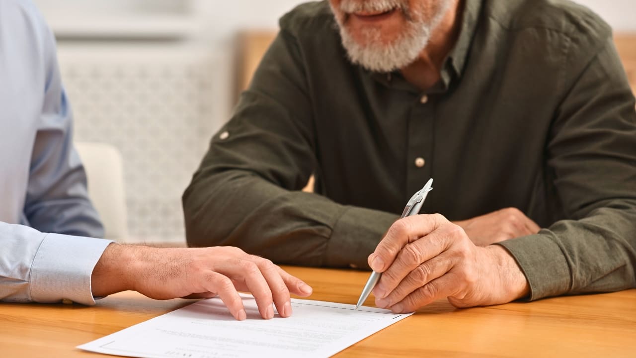 ¿Cuánto cuesta hacer un testamento? Este es el precio medio en 2025 según los notarios