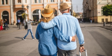 Los hoteleros cargan contra el nuevo programa de viaje del IMSERSO para personas mayores