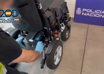 Detenidas 2 personas con discapacidad en Barcelona por llevar 11 kilos de cocaína en la batería su silla de rueda