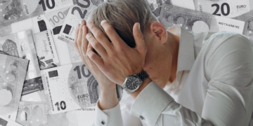 El 'robo' de 2.500 euros que se hace sobre esta ayuda para personas con dependencia