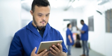 El empleo entre las personas con discapacidad alcanza su mejor dato en los últimos 10 años