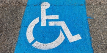 Estos son los 5 servicios que ofrece la Tarjeta PMR de aparcamiento