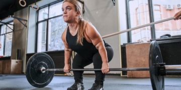 Persona con acondroplasia haciendo deporte