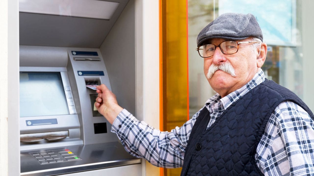 Jubilados cobrarán 6.535 euros por su pensión de jubilación