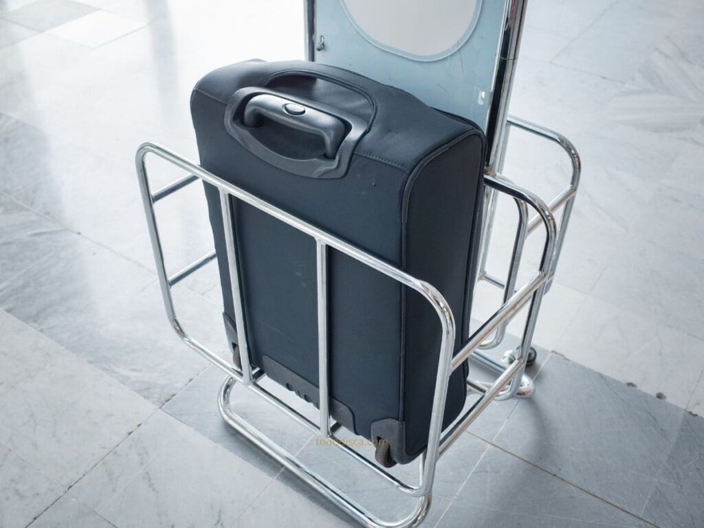 https://www.tododisca.com/adios-a-los-58-cm-en-el-equipaje-de-mano-confirman-la-medida-maxima-para-poder-volar-en-avion/