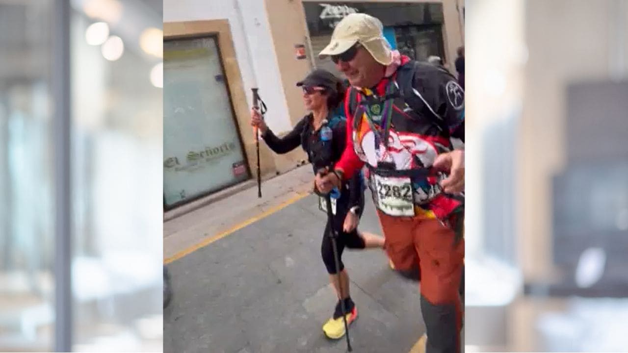 Un hombre de 81 años y con párkinson completa los 101km de Ronda acompañado de su hija y de su nieta
