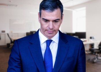 Adiós a los 65 años: el Gobierno confirma la nueva edad de jubilación para 2026 - Freepik / Montaje