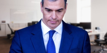 Adiós a los 65 años: el Gobierno confirma la nueva edad de jubilación para 2026 - Freepik / Montaje