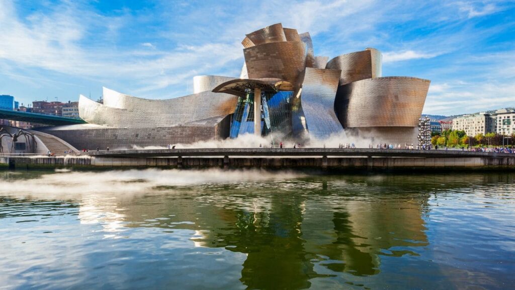 El Museo Guggenheim de Bilbao es uno de los más accesibles de España