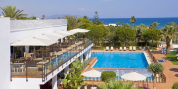 Toma nota de estos paradores con playa para tus próximas vacaciones de verano